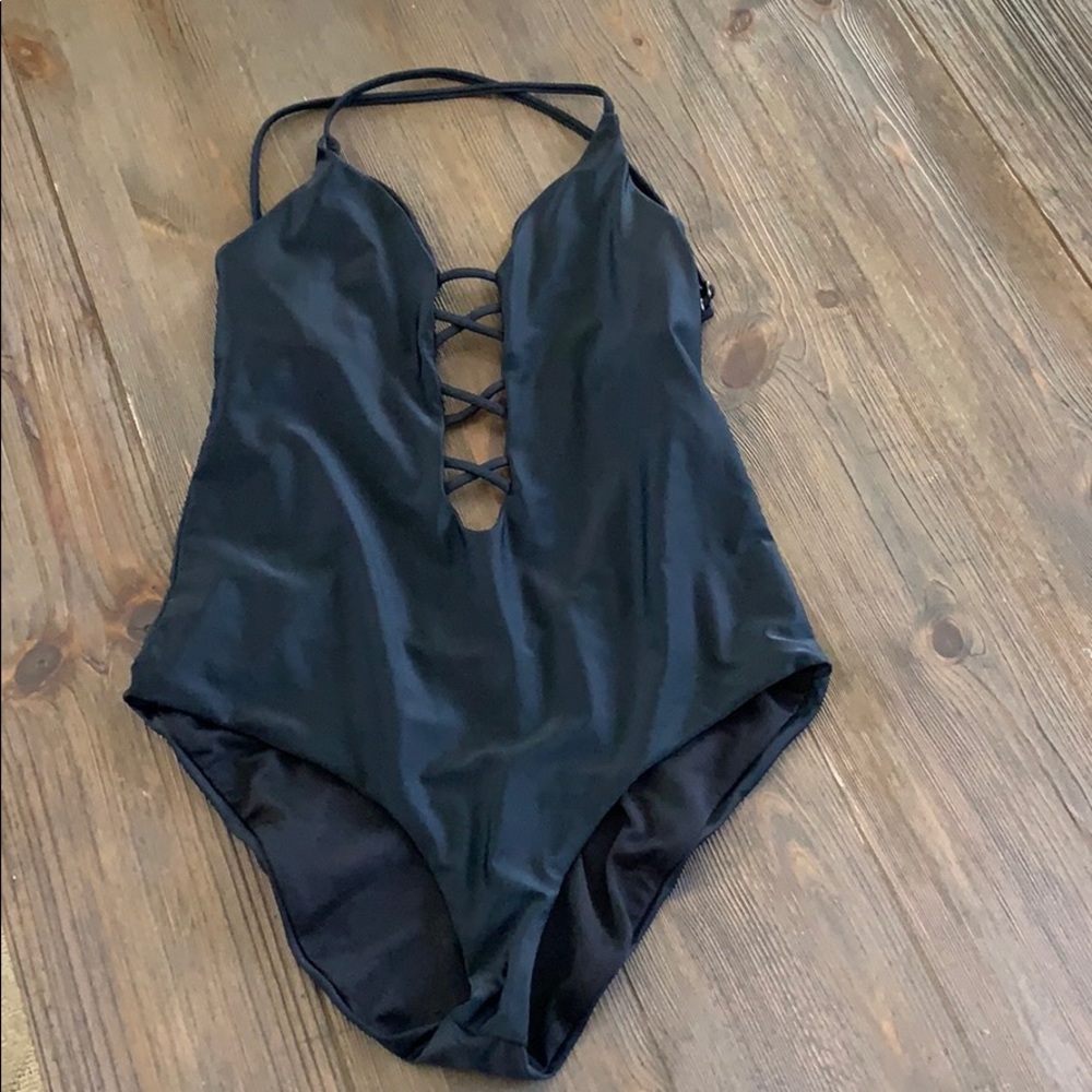 Classic Black Swim Suit 🖤🐠🖤